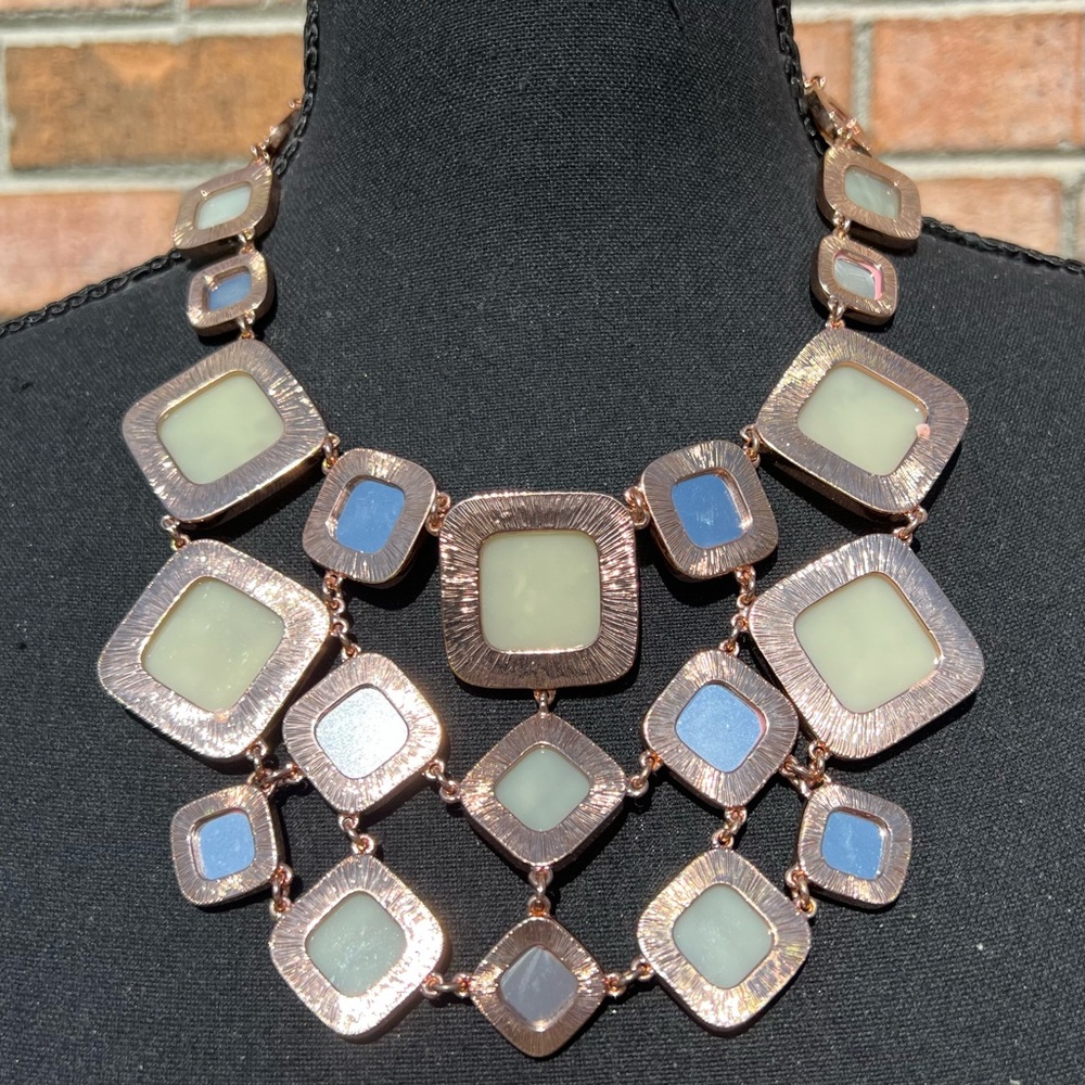Joan Rivers Bib Necklace - Picture 9 of 9